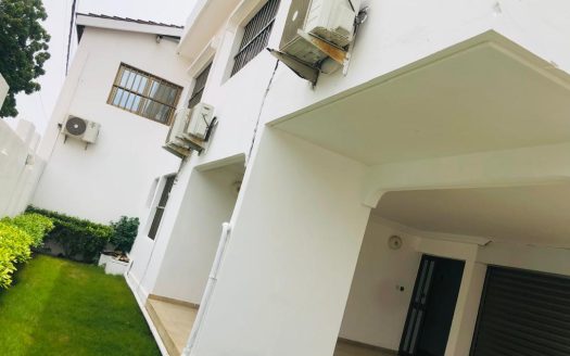 Villa à louer sise forever bon pour habitation ou pour bureau à qlq mètres du goudron 62 IMG 20250325 WA0366
